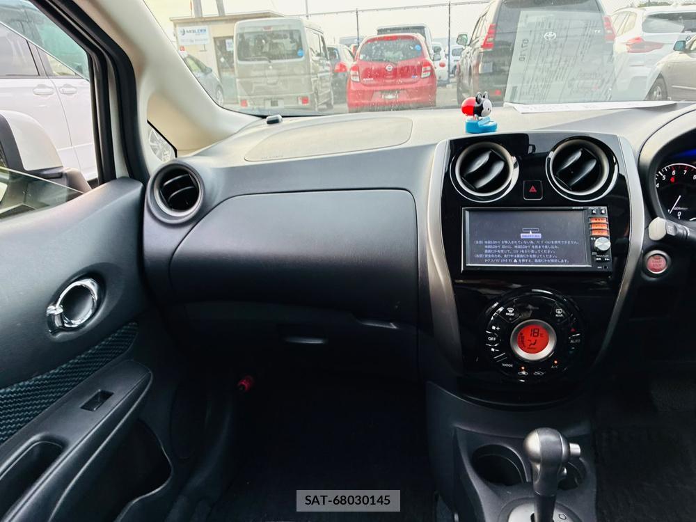 Nissan NOTE 2013-12 7924645-16
