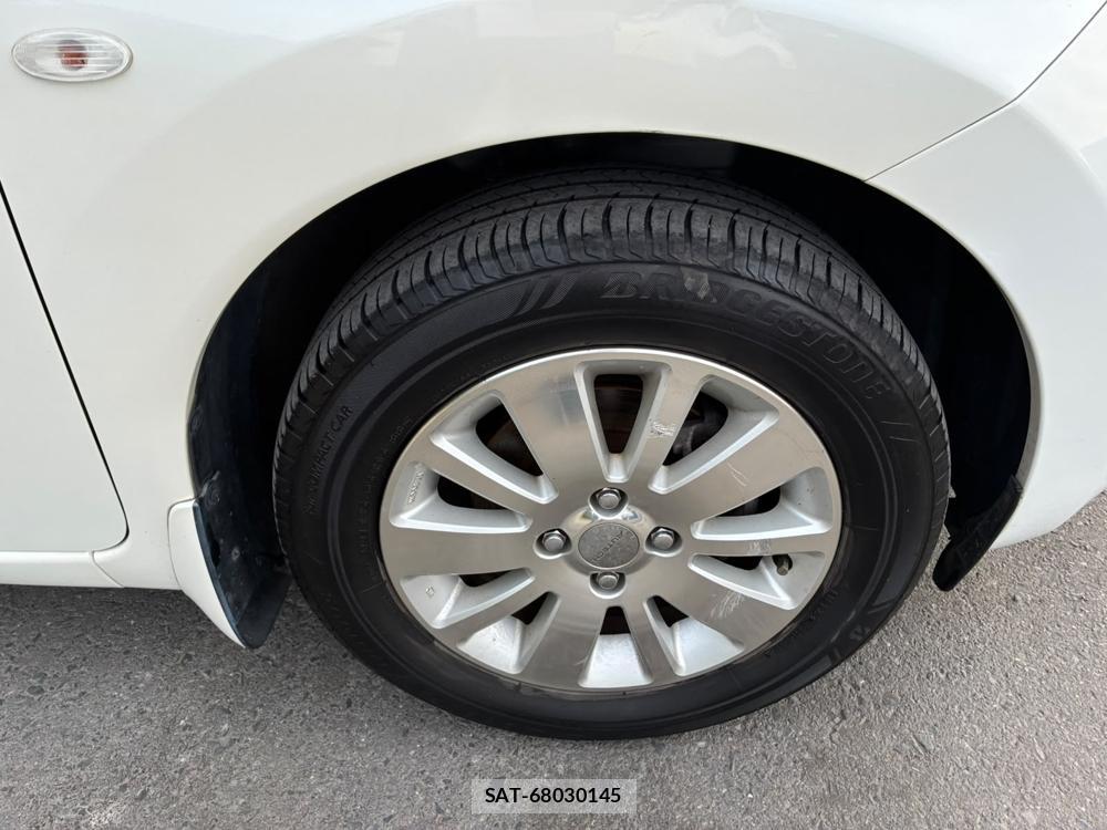 Nissan NOTE 2013-12 7924645-28
