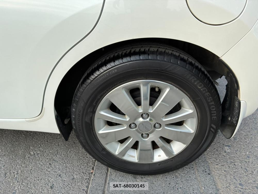 Nissan NOTE 2013-12 7924645-30