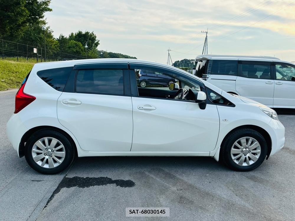 Nissan NOTE 2013-12 7924645-5