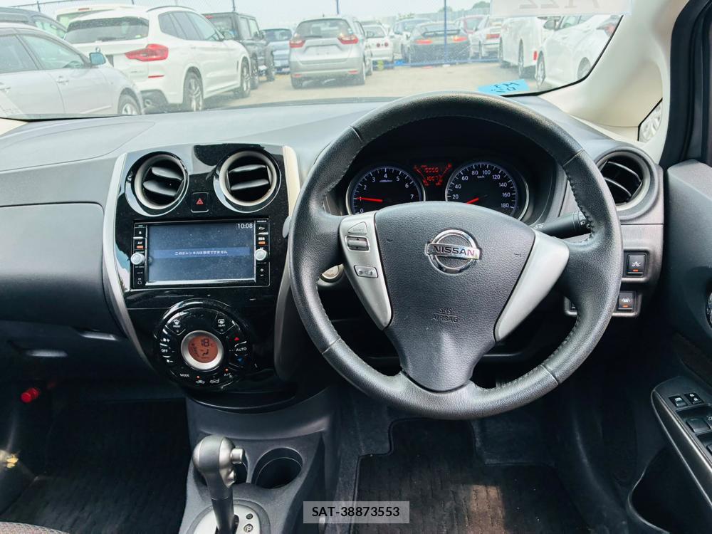 Nissan NOTE 2015-11 7933401-13