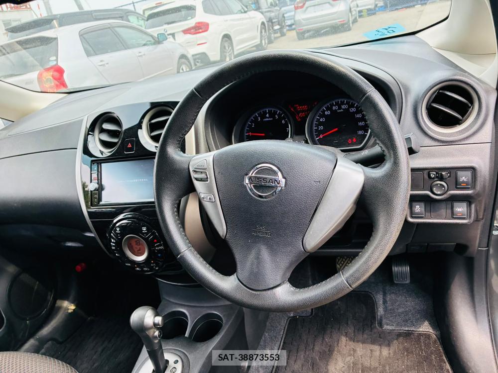 Nissan NOTE 2015-11 7933401-14