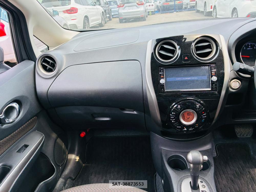Nissan NOTE 2015-11 7933401-16