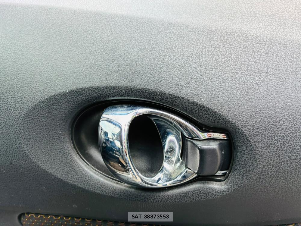 Nissan NOTE 2015-11 7933401-20