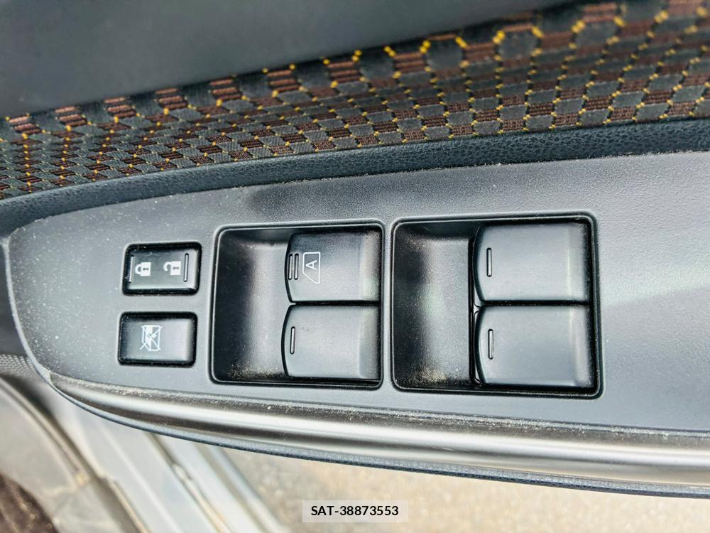 Nissan NOTE 2015-11 7933401-21