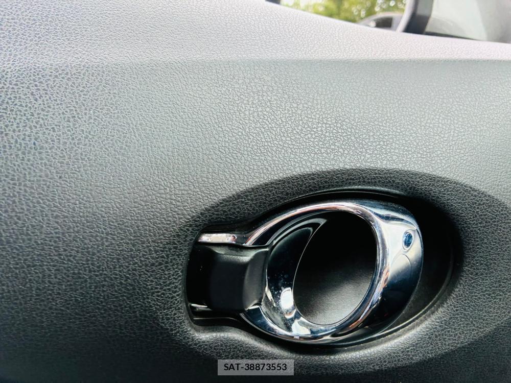 Nissan NOTE 2015-11 7933401-22