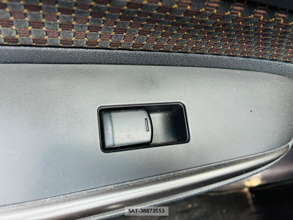 Nissan NOTE 2015-11 7933401-23
