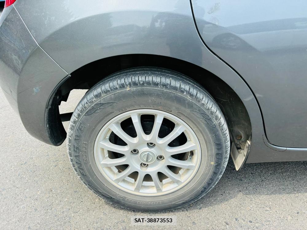 Nissan NOTE 2015-11 7933401-27