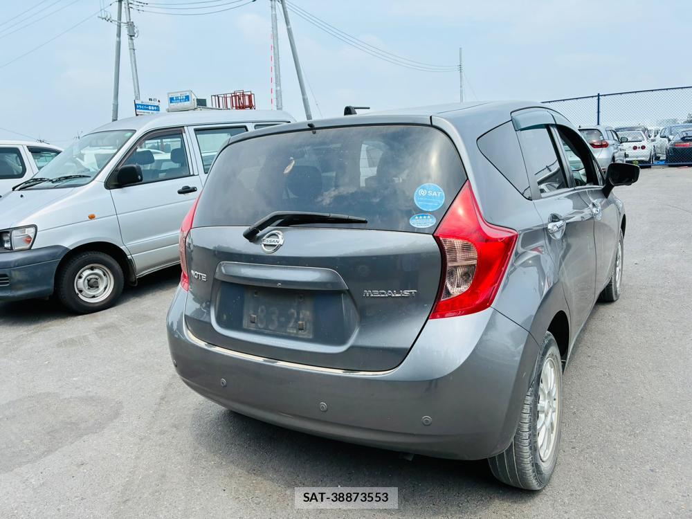 Nissan NOTE 2015-11 7933401-4