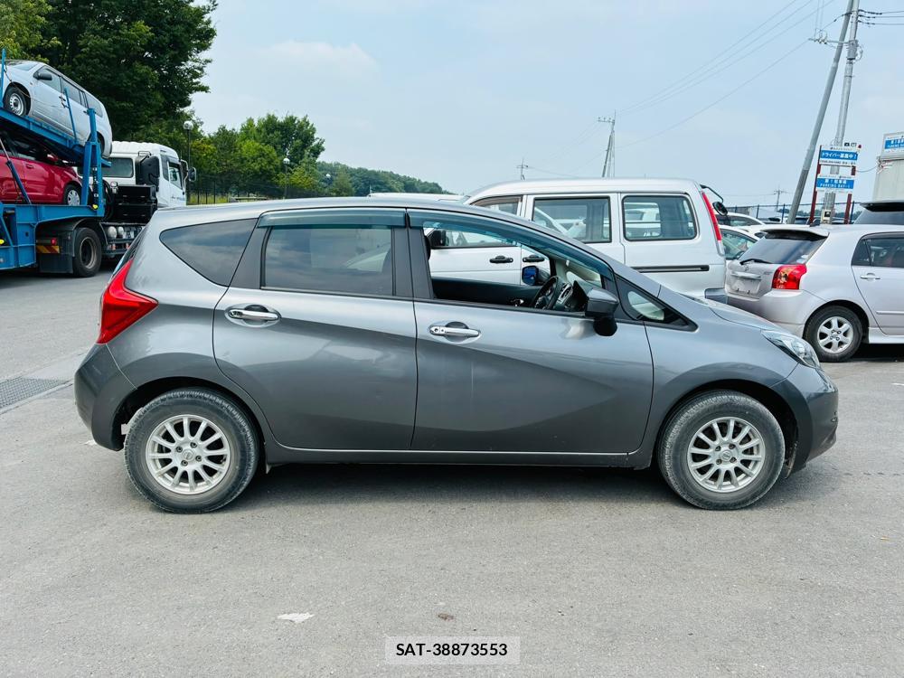 Nissan NOTE 2015-11 7933401-5