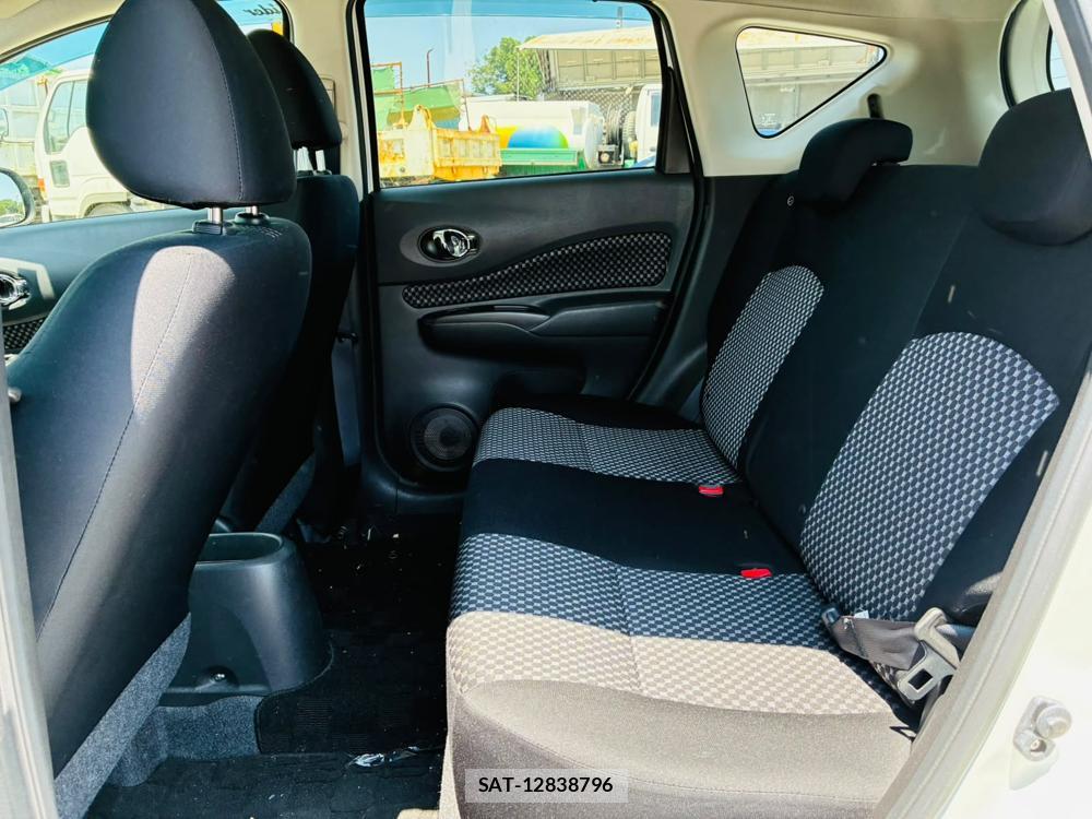 Nissan NOTE 2013-11 7472685-9