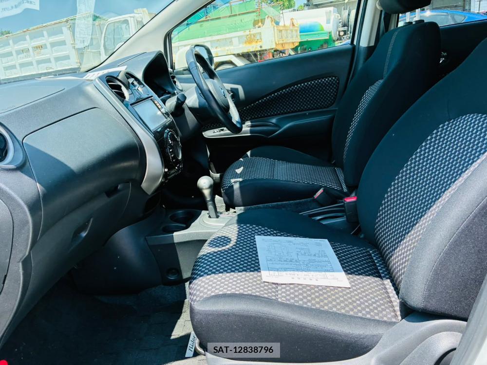 Nissan NOTE 2013-11 7472685-10