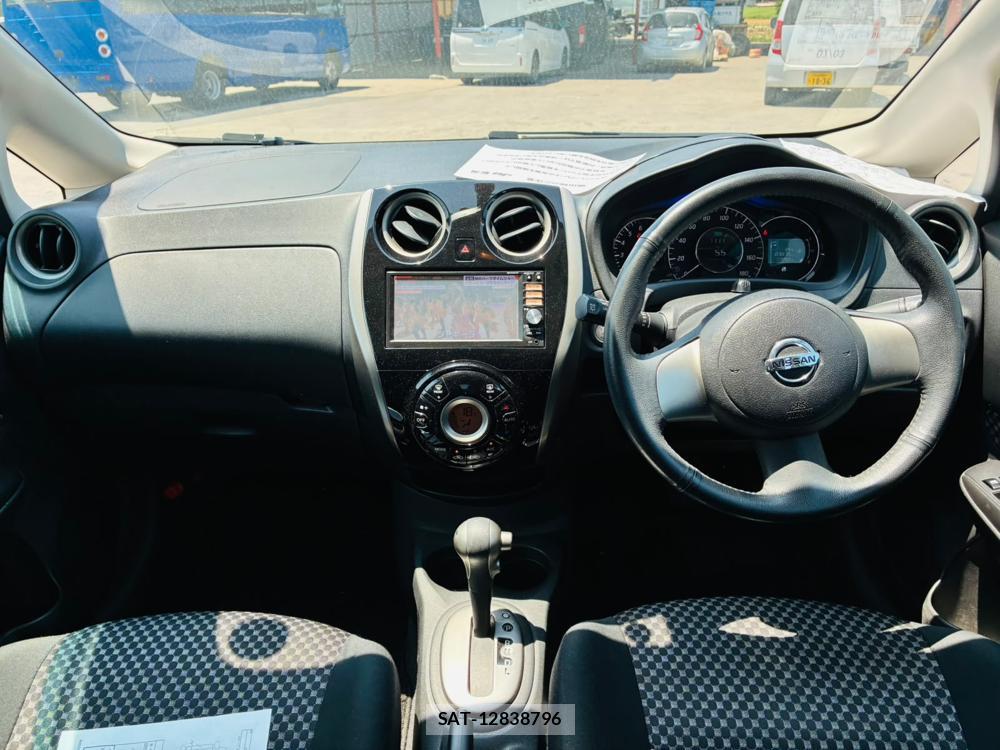 Nissan NOTE 2013-11 7472685-12