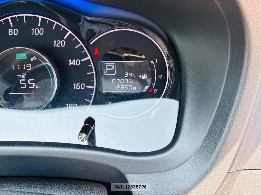 Nissan NOTE 2013-11 7472685-15
