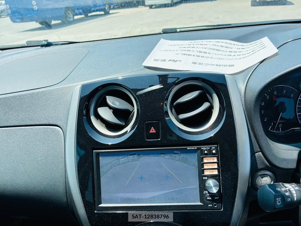 Nissan NOTE 2013-11 7472685-17