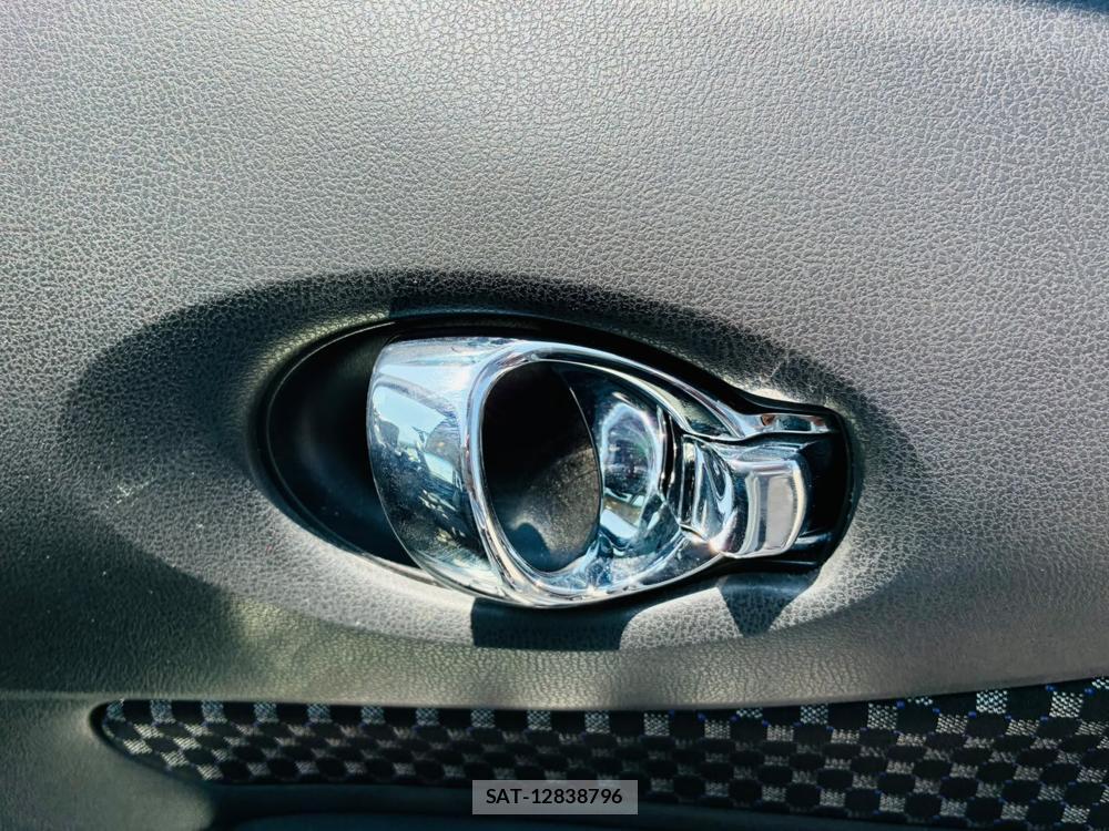 Nissan NOTE 2013-11 7472685-20
