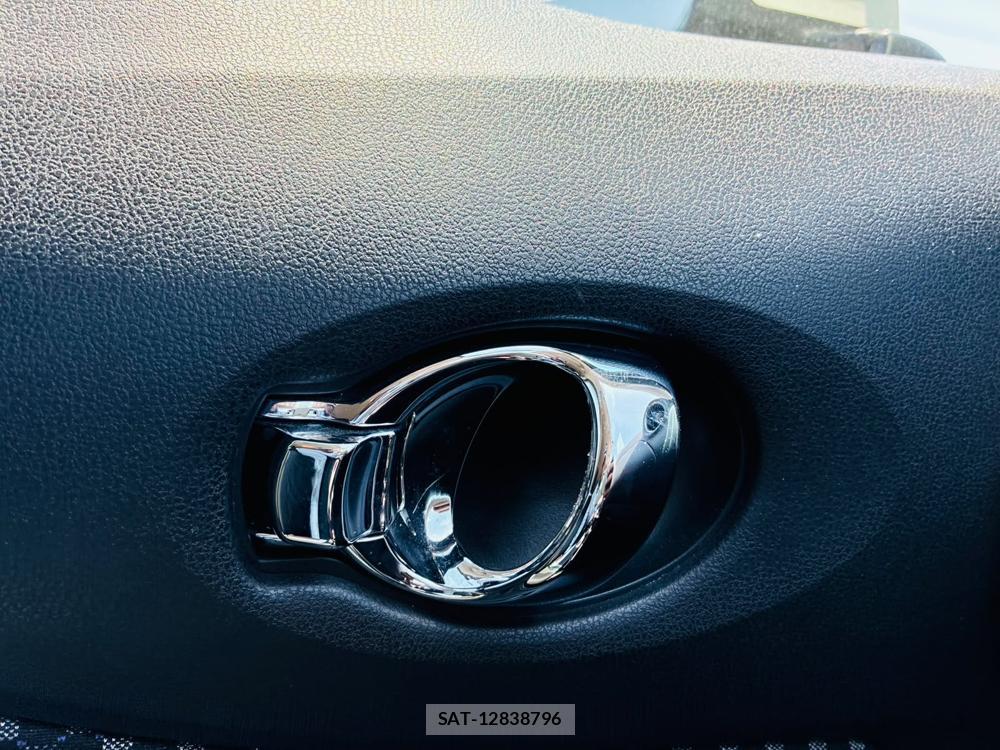 Nissan NOTE 2013-11 7472685-22
