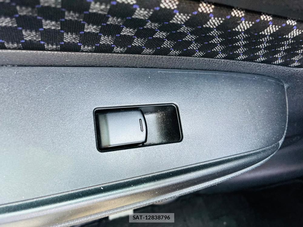 Nissan NOTE 2013-11 7472685-23
