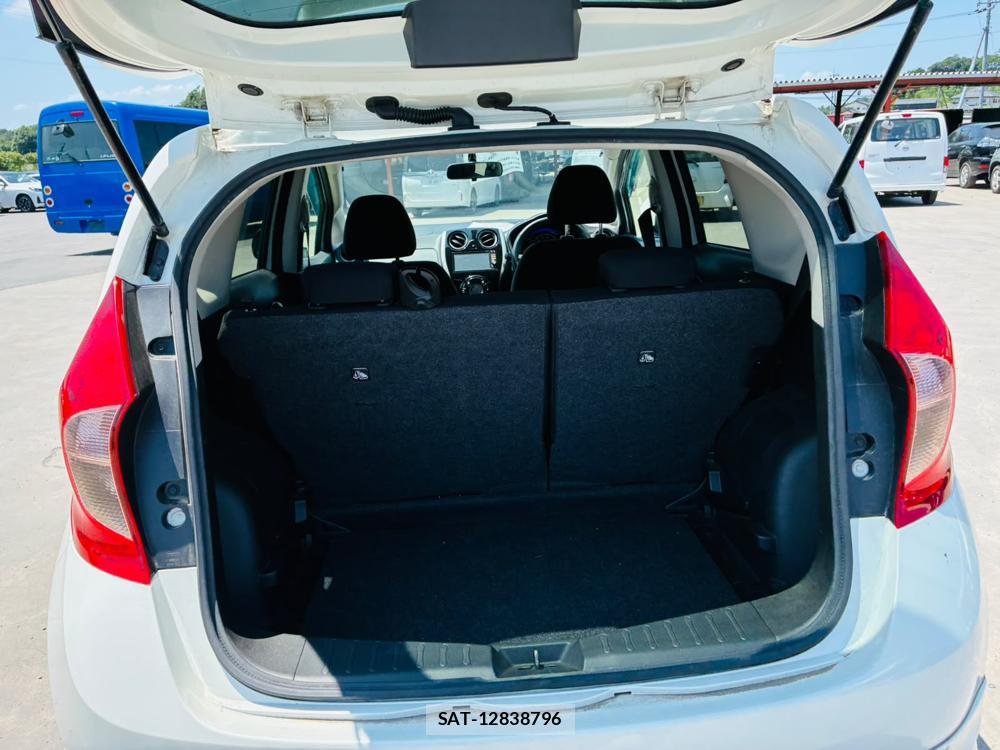 Nissan NOTE 2013-11 7472685-25