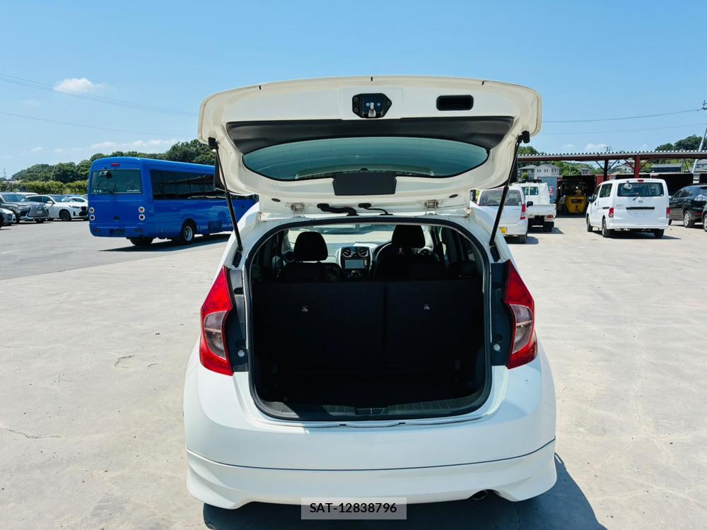 Nissan NOTE 2013-11 7472685-26