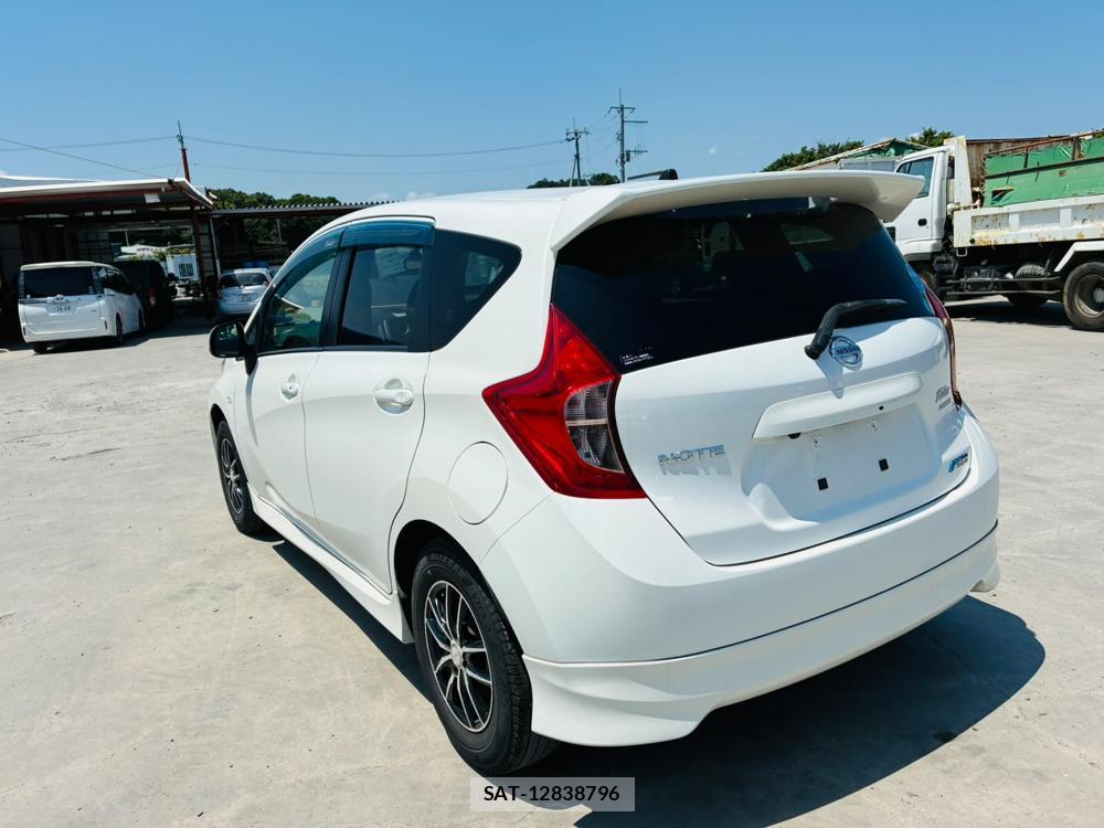 Nissan NOTE 2013-11 7472685-2