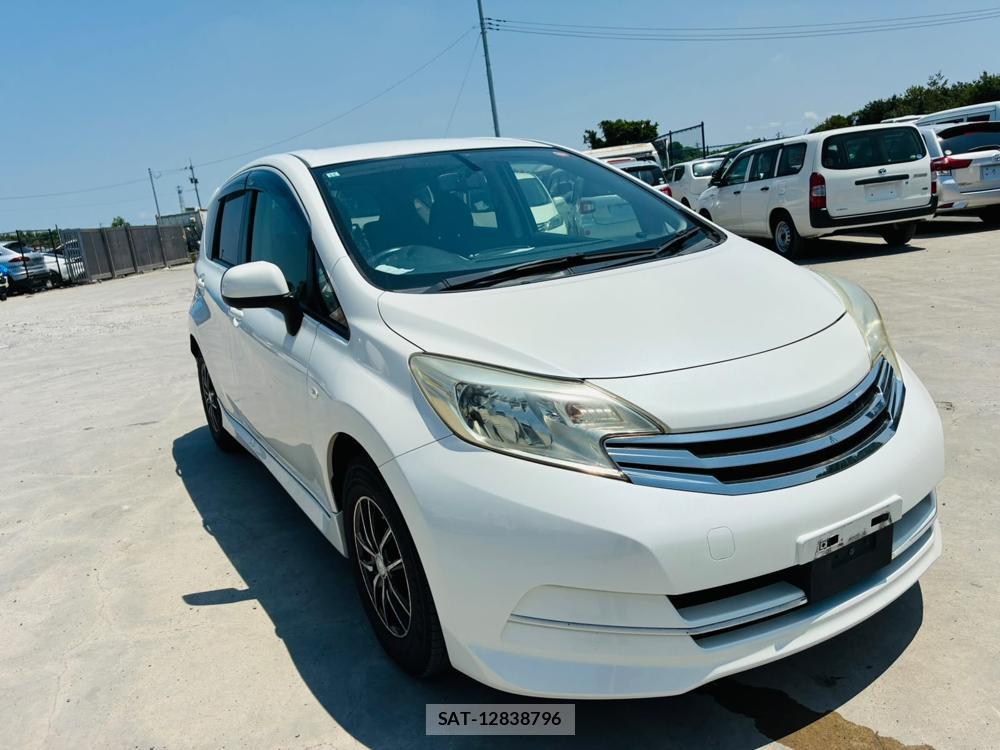Nissan NOTE 2013-11 7472685-6