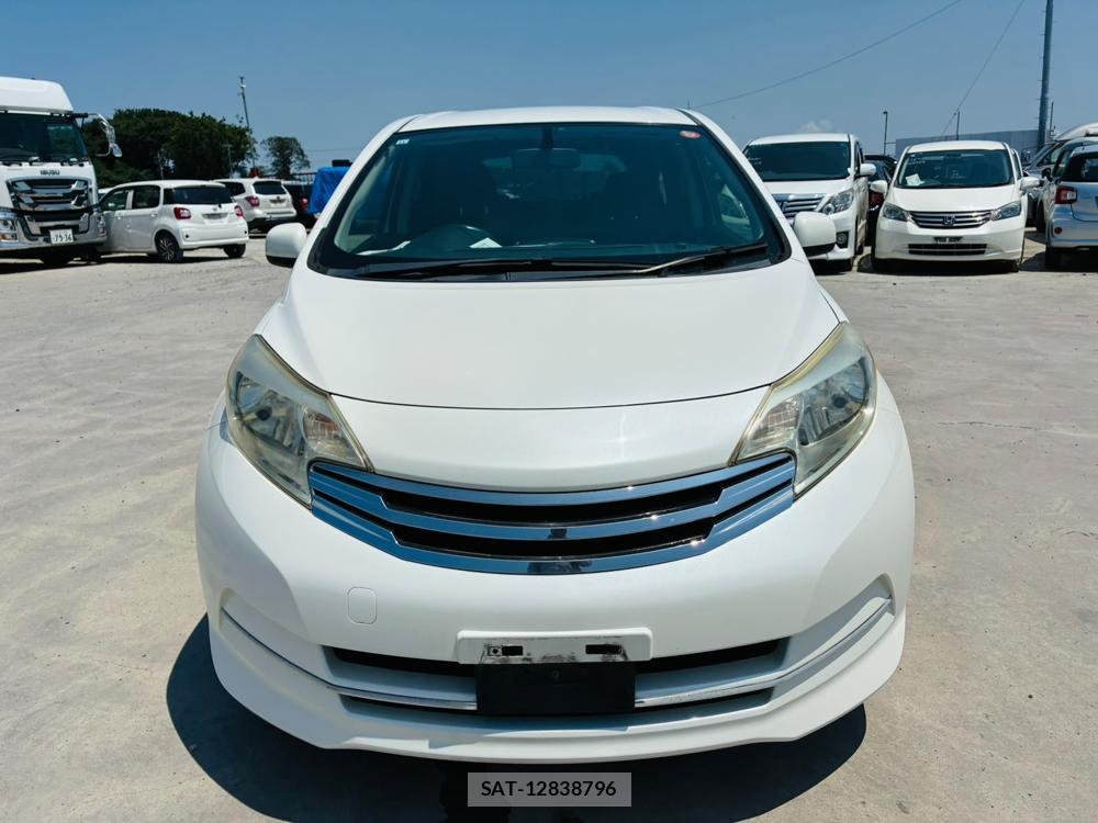 Nissan NOTE 2013-11 7472685-7