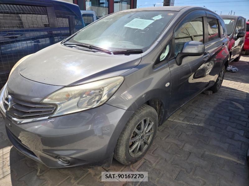 Nissan NOTE 2013-02 3533830-0