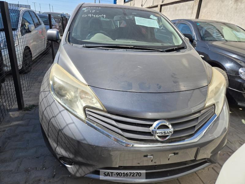 Nissan NOTE 2013-02 3533830-1