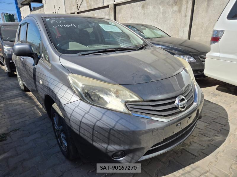 Nissan NOTE 2013-02 3533830-2