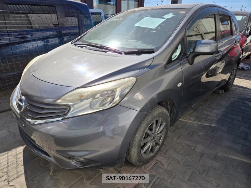 Nissan NOTE 2013-02 3533830-3