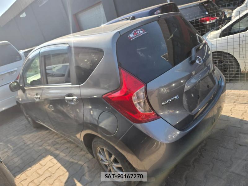 Nissan NOTE 2013-02 3533830-6