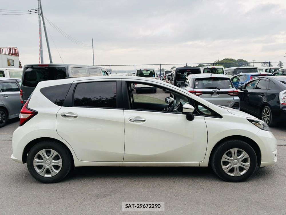 Nissan NOTE 2020-07 8091778-5