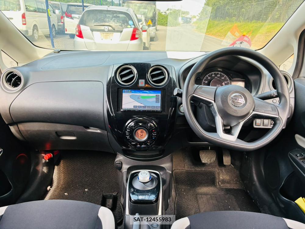 Nissan NOTE 2019-10 8120442-12