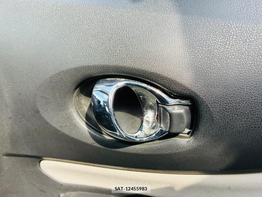 Nissan NOTE 2019-10 8120442-19