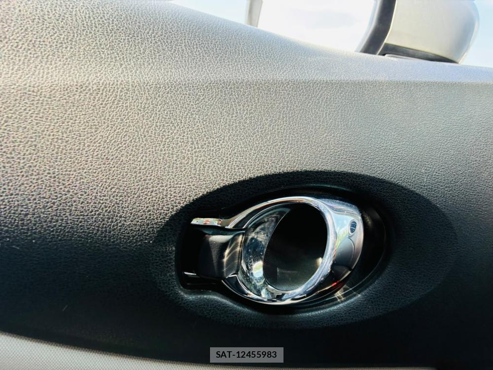 Nissan NOTE 2019-10 8120442-21