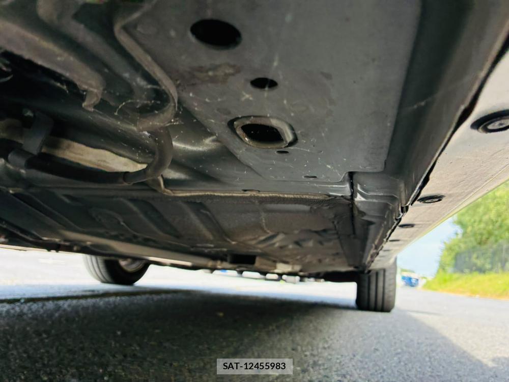 Nissan NOTE 2019-10 8120442-35