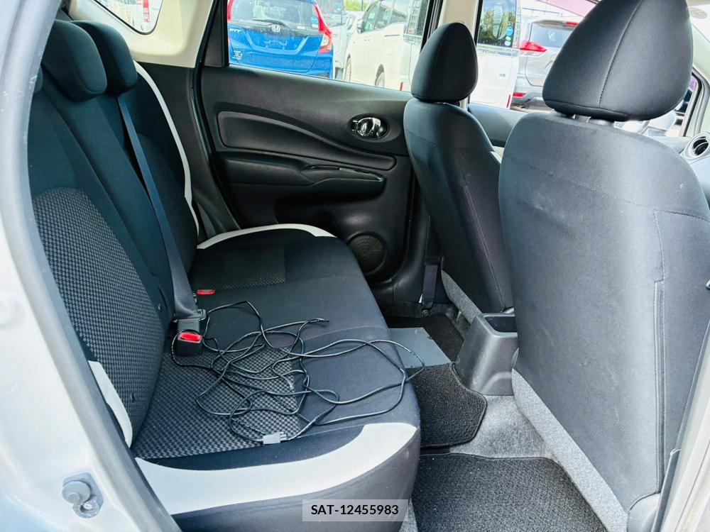 Nissan NOTE 2019-10 8120442-8