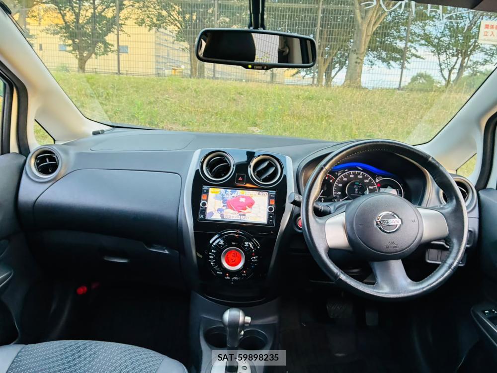 Nissan NOTE 2013-07 8169420-12