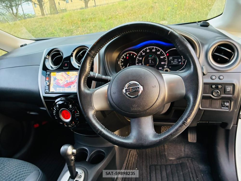 Nissan NOTE 2013-07 8169420-14