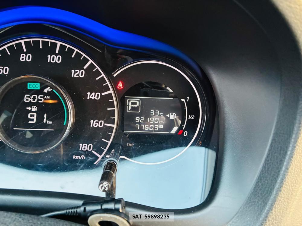Nissan NOTE 2013-07 8169420-15