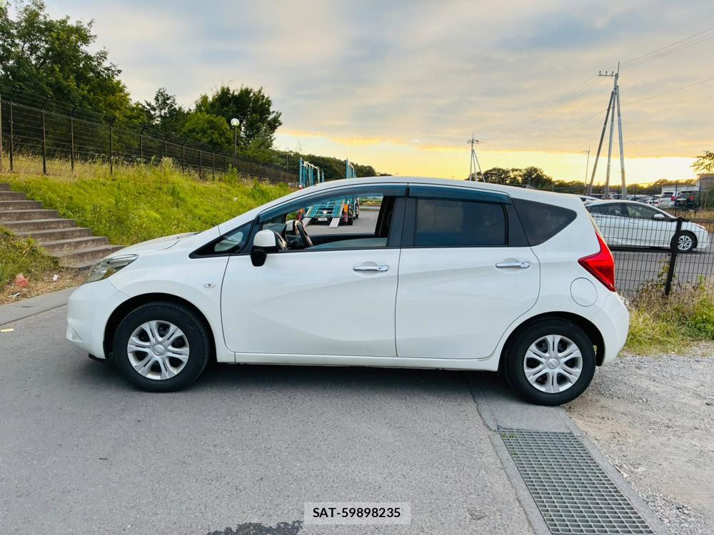 Nissan NOTE 2013-07 8169420-1