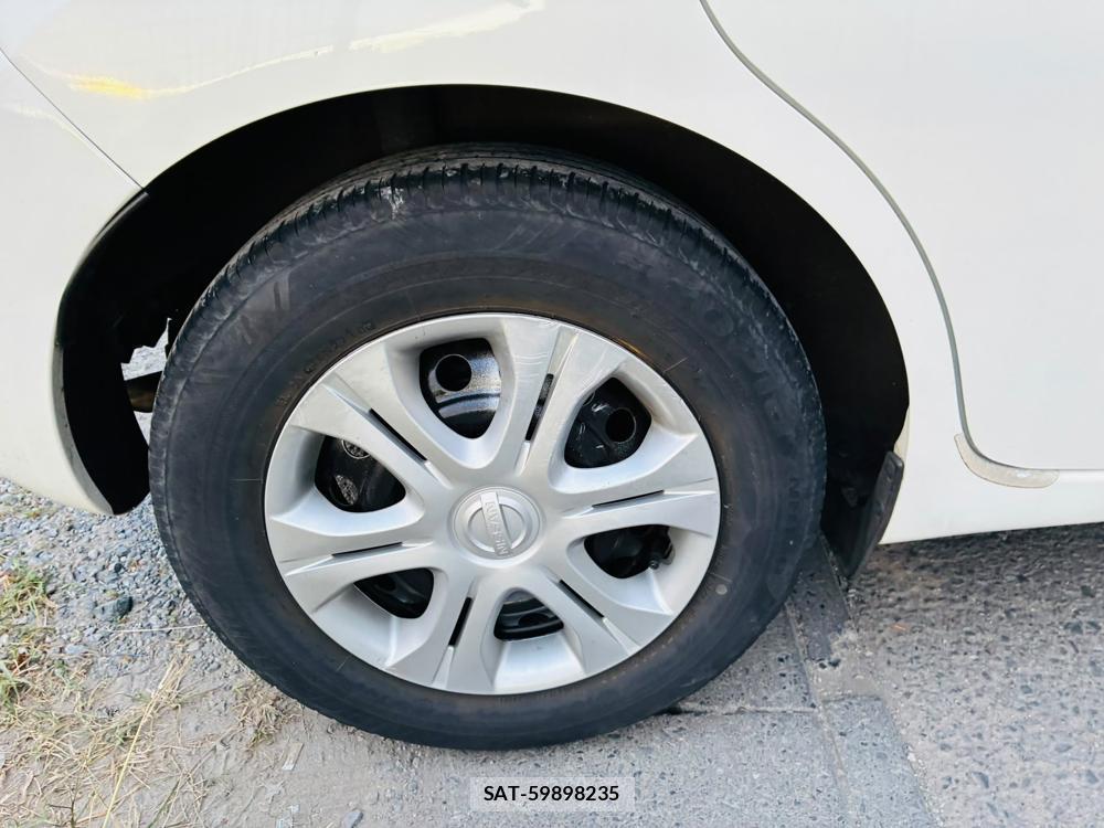 Nissan NOTE 2013-07 8169420-26