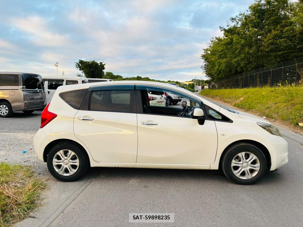 Nissan NOTE 2013-07 8169420-5