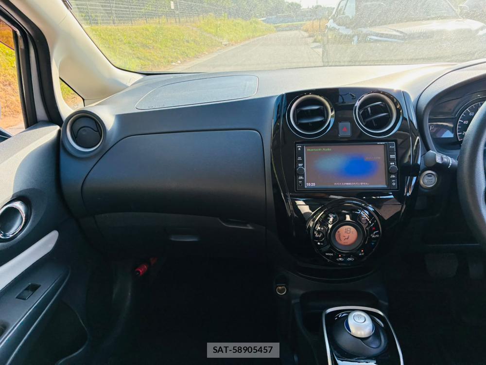 Nissan NOTE 2019-06 7738517-16