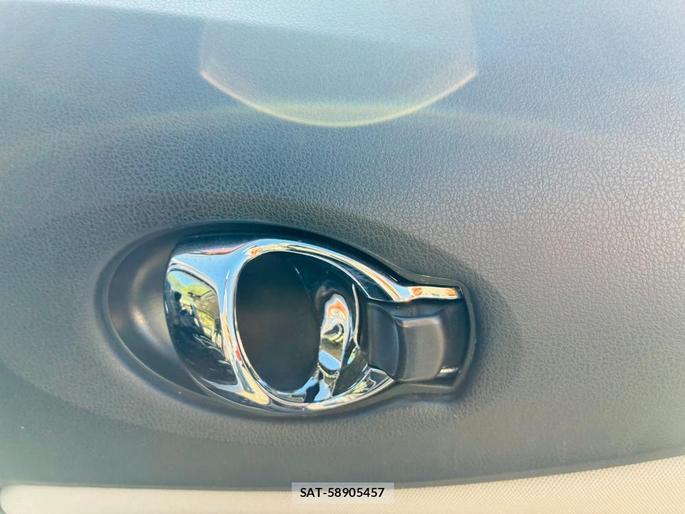 Nissan NOTE 2019-06 7738517-19