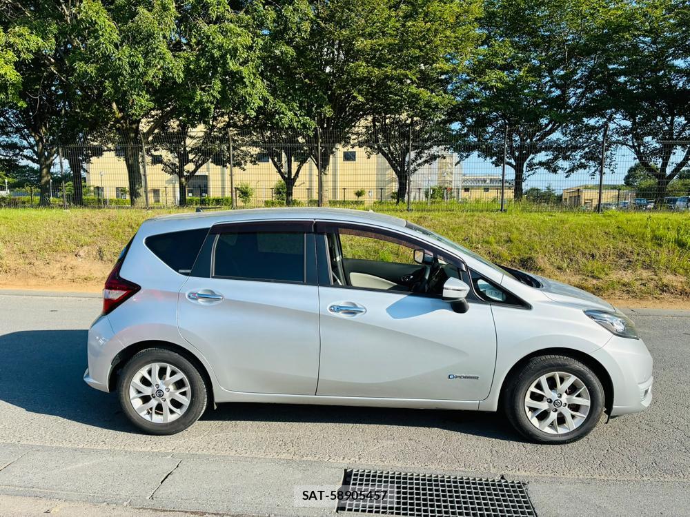 Nissan NOTE 2019-06 7738517-5