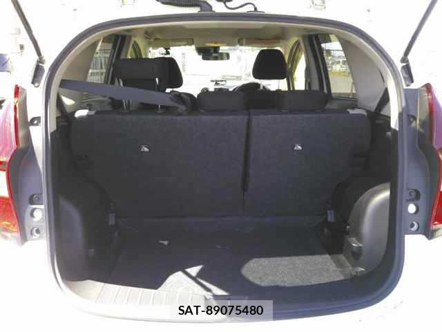Nissan NOTE 2019-06 8363894-9