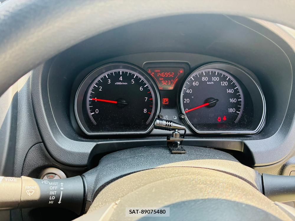 Nissan NOTE 2019-06 8363894-15