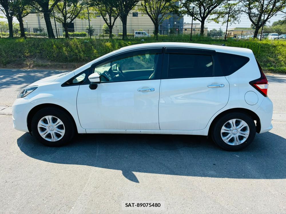 Nissan NOTE 2019-06 8363894-1